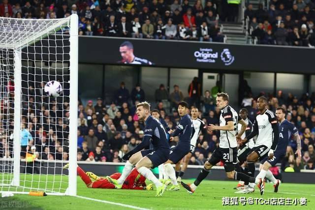 中国首场FIS室内国际滑雪赛在深圳鸣金